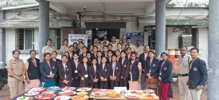 रक्षाबंधन पर्वानिमित्त नवीन कामठी पोलीस ठाण्यात सेंट जेनेलीच्या विद्यार्थिनींचा भावनिक सोहळा