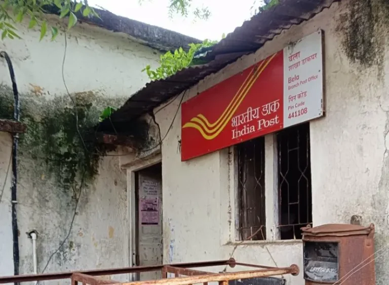 लिफापे,तिकीट नाही, राख्या कशा पाठवायच्या ? – बहिणींचा सवाल