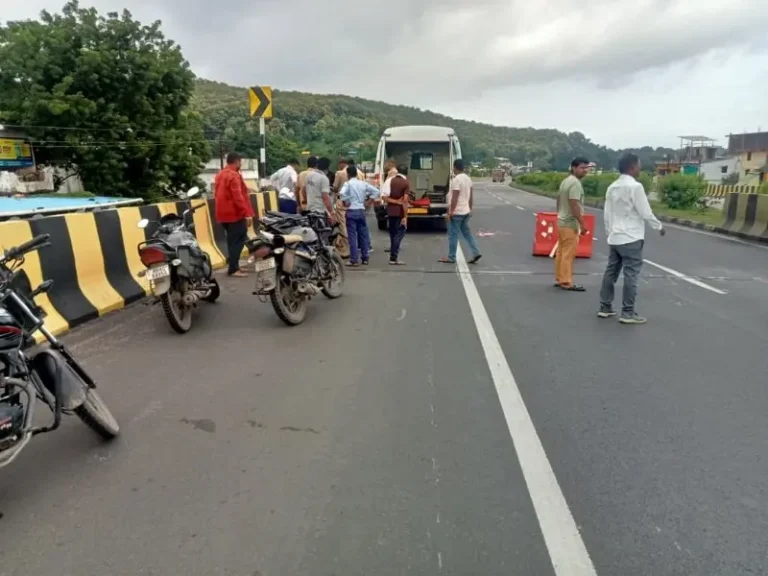 अज्ञात वाहन से टक्कर में एक की मौत और एक घायल