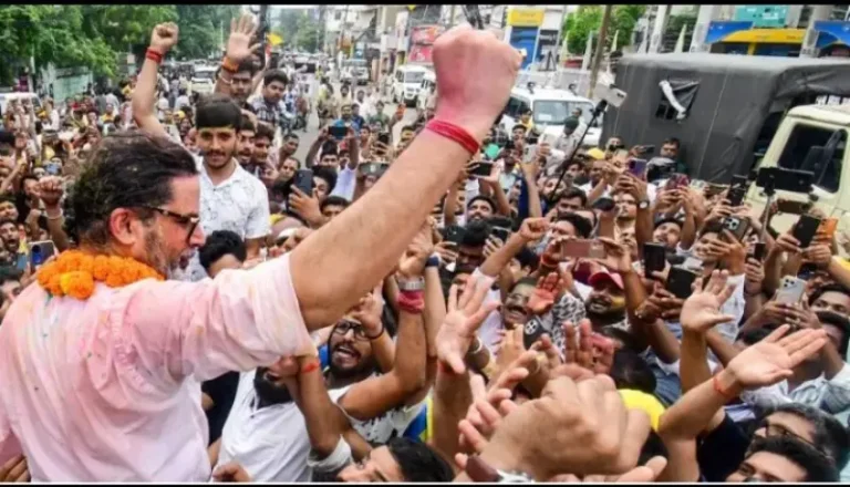 भाजपा कैंडिडेट को 19,324 वोटों से हराया