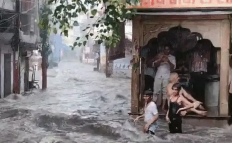 शहर बुडतेय, नियोजन कुठे चुकतेय?