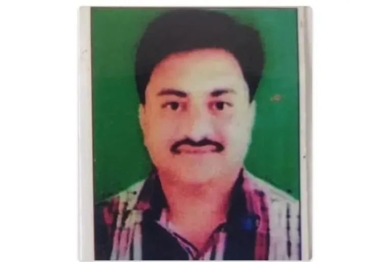 आदर्श ग्रामपंचायत अधिकारी पुरस्काराने कापसी (बु.) ग्रामपंचायतीचे सचिव श्याम उंचेकर यांचा गौरव