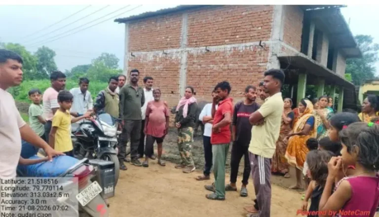 वनविभागाचे अधिकारी ठरले ‘देवदूत’! रात्रभर वाघाच्या छायेत असलेल्या गुराख्याला जीवदान; गुडरी गावात आनंदाचे वातावरण