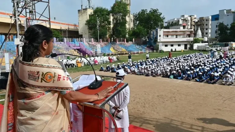 चिटनिस पार्क में गूंजा ‘वंदे मातरम्’