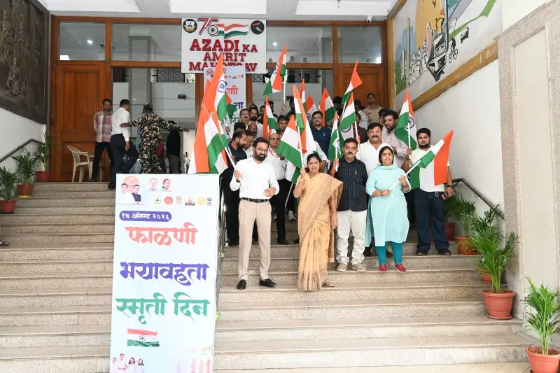 मनपा मुख्यालयात ‘हर घर तिरंगा’ अभियानाला उत्स्फूर्त प्रतिसाद मनपा मुख्यालयात ‘हर घर तिरंगा’ अभियानाला उत्स्फूर्त प्रतिसाद