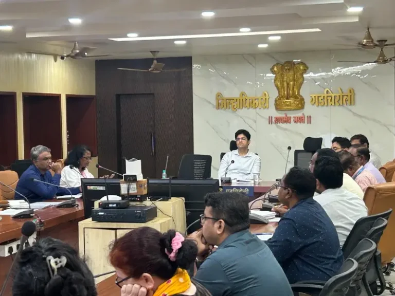 दिव्यांग कल्याण योजनांचा लाभ पात्र लाभार्थ्यांपर्यंत वेळेत पोहोचवा – जिल्हाधिकारी अविश्यांत पंडा