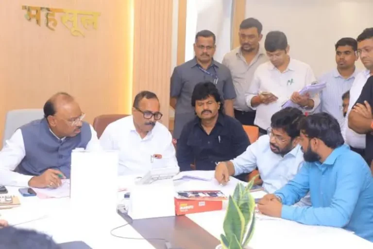 मेंढपाळ समाजाच्या प्रश्नांवर महसूल मंत्र्यांच्या अध्यक्षतेखाली चर्चा