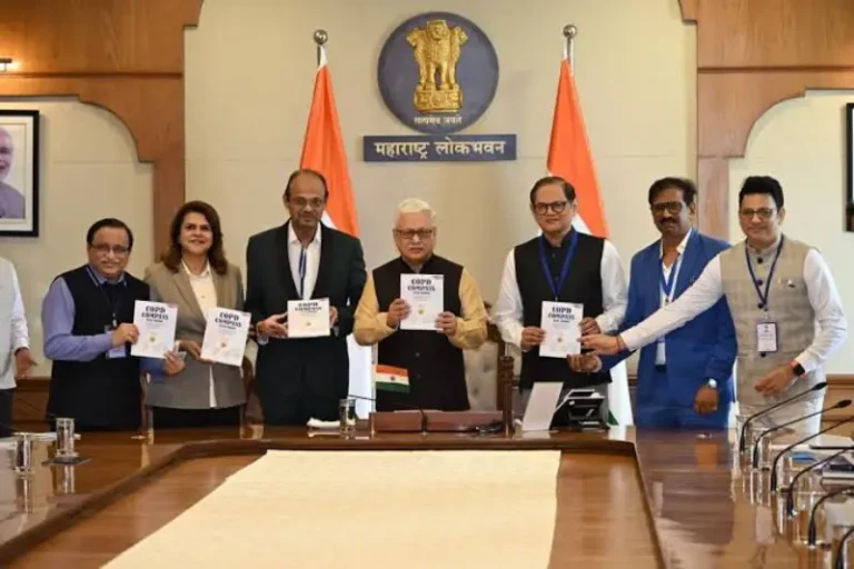 Delegation of Maharashtra State Chapter of the Association of Physicians of India Meets Governor