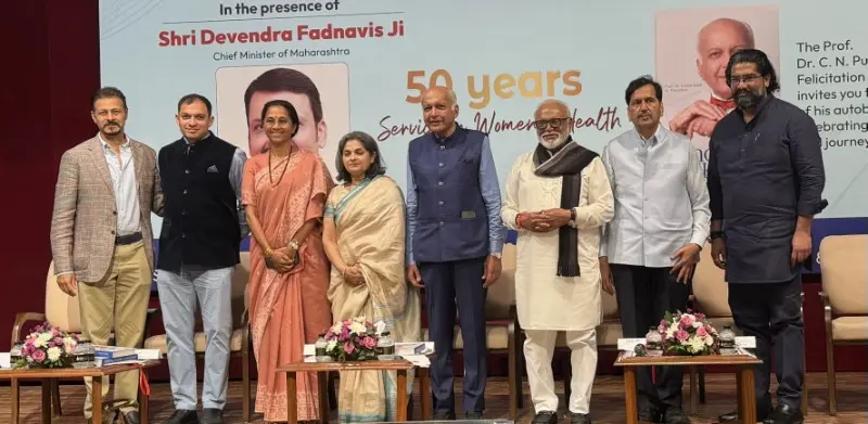 प्रा.डॉ.पुरंदरेयांचागौरवसोहळावआत्मचरित्राचेमान्यवरांच्याहस्तेप्रकाशन_copy_800x391