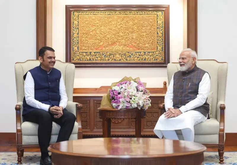 मुख्यमंत्री देवेंद्र फडणवीस यांनी घेतली प्रधानमंत्री नरेंद्र मोदींसह केंद्रीय मंत्र्यांची भेट मुख्यमंत्री देवेंद्र फडणवीस यांनी घेतली प्रधानमंत्री नरेंद्र मोदींसह केंद्रीय मंत्र्यांची भेट