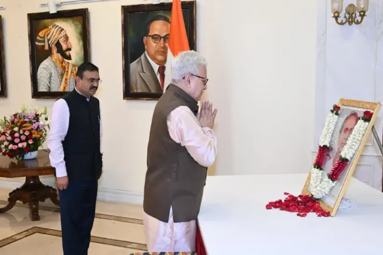 Maharashtra Governor pays tributes to Lokshahir Annabhau Sathe