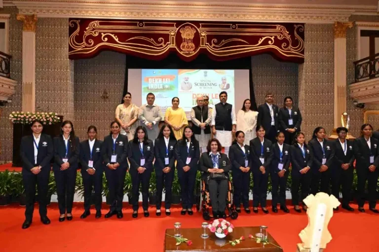 विश्वविजेत्या अंध महिला क्रिकेटपटूंचा लोकभवन येथे सत्कार