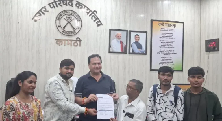 कॉकरोज जनता पार्टी च्या शाळा ‘ठीक’ करो अभियानाने उघडले कामठीच्या शिक्षण व्यवस्थेचे वास्तव!