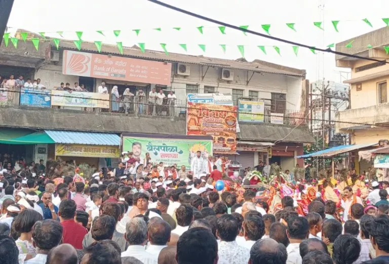 खाप्यात उत्साहात बैलपोळा; सजविलेल्या बैलजोड्यांना पुरस्कार, शेतकऱ्यांचा उत्स्फूर्त सहभाग; पारंपरिक घोषणांनी परिसर दुमदुमला