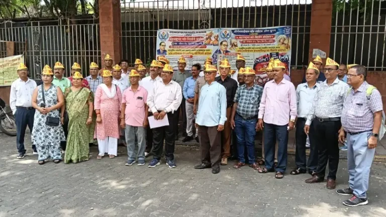 ऑफ्रोहचे महाराष्ट्रभर धरणे आंदोलन; अनुसूचित जमाती कर्मचाऱ्यांचा सुधारित कायद्याविरोधात संताप