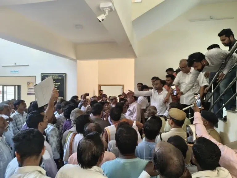 वाढीव कराविरोधात कुहीत सर्वपक्षीय जनआक्रोश; नगरपंचायतीवर मोर्चा धडकला !
