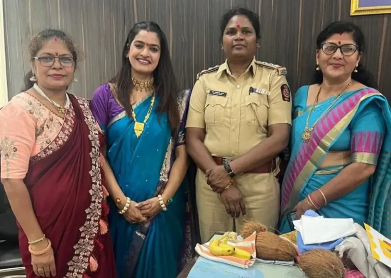 पोलिस बांधवांना राखी बांधून मोरया फाउंडेशनने साजरा केला रक्षाबंधनाचा सामाजिक संदेश