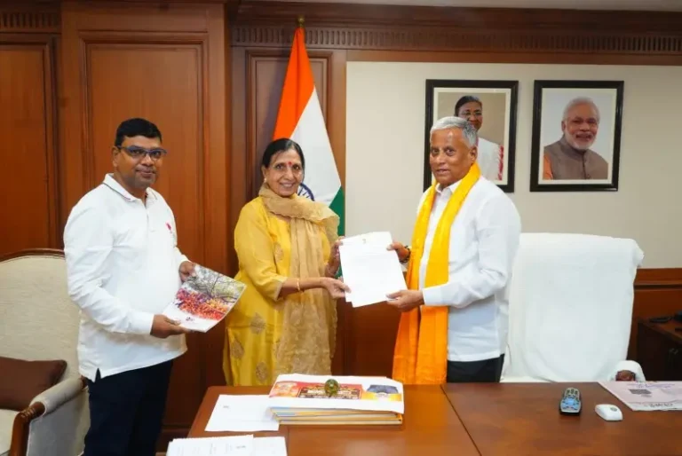 दीक्षाभूमी एक्स्प्रेसचे सुपरफास्टमध्ये रूपांतर करा – माजी राज्यमंत्री ऍड सुलेखा कुंभारे
