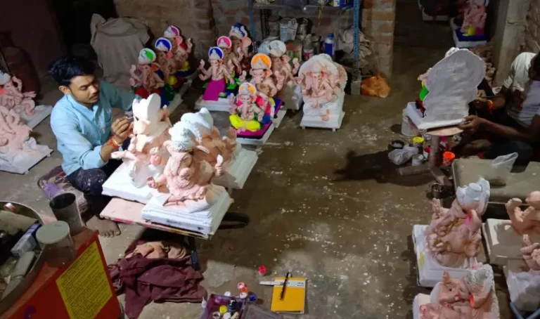 लगबग गणरायाच्या आगमनाची