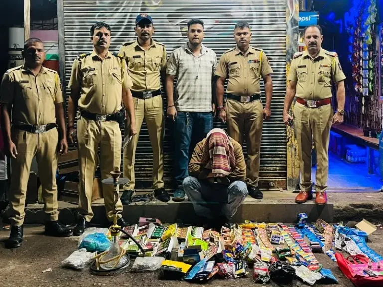 देर रात खुला मिला पान ठेला, एस्कॉर्ट टीम ने मारा छापा