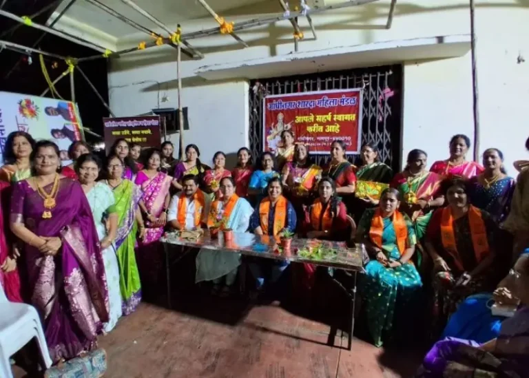 गांधीनगर शारदा महिला मंडळ आणि भाजपा महिला आघाडी यांच्या संयुक्त विद्यमाने हिलटाॅप वार्ड गांधीनगर इथे महिलांसाठी श्रावणाचा खास कार्यक्रम मीच माझ्या रुपाची राणी ग, कार्यक्रम आयोजित