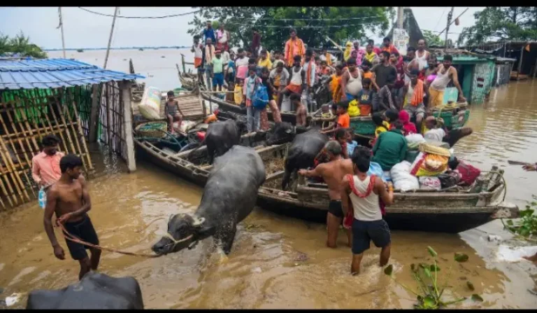 बिहार में बाढ़ का खौफनाक मंजर