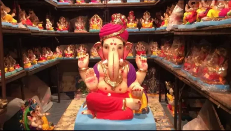 बाप्पाची मूर्ती घरी आणताना ‘या’ गोष्टी विसरू नका!