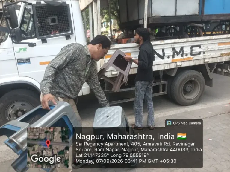 मनपाद्वारे रवी नगर बस स्थानक परिसरात अतिक्रमणविरोधी कारवाई
