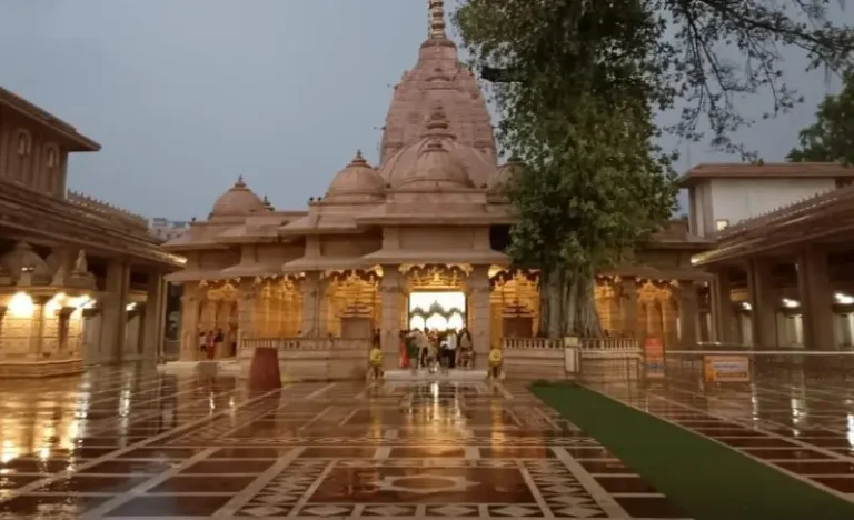 महालक्ष्मी जगदंबा संस्थान को एक रुपए में जमीन