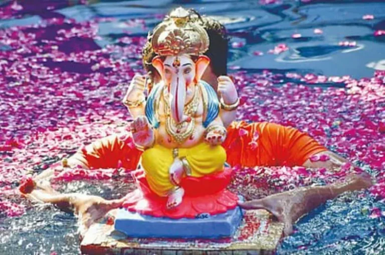 एक व दीड दिवसीय श्रीगणेश मूर्तींचे कृत्रिम तलावात पर्यावरपूरक विसर्जन