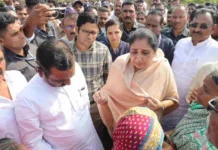 दुष्काळग्रस्त शेतकऱ्यांना शासन वाऱ्यावर सोडणार नाही