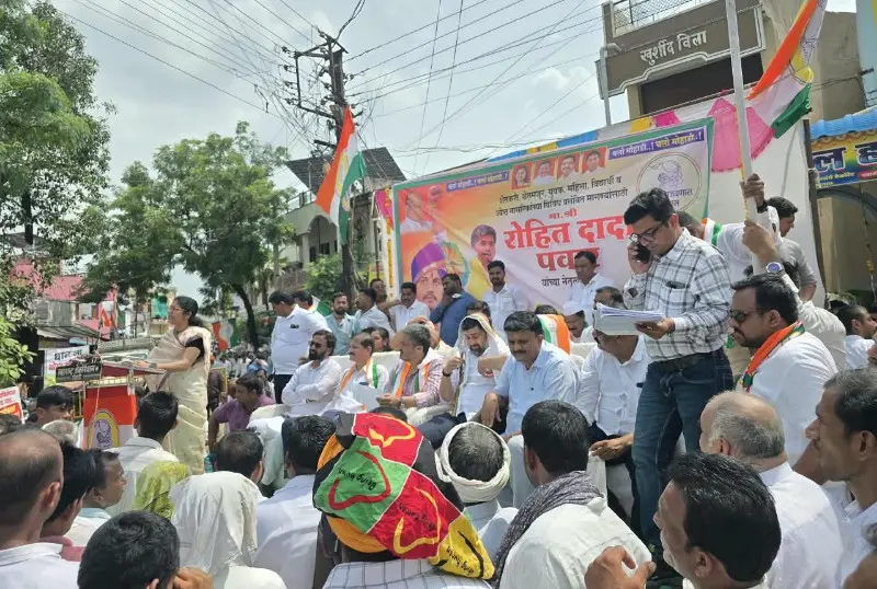 मोहाडीतशेतकरीप्रश्नांवरधडकमोर्चा_copy_800x538