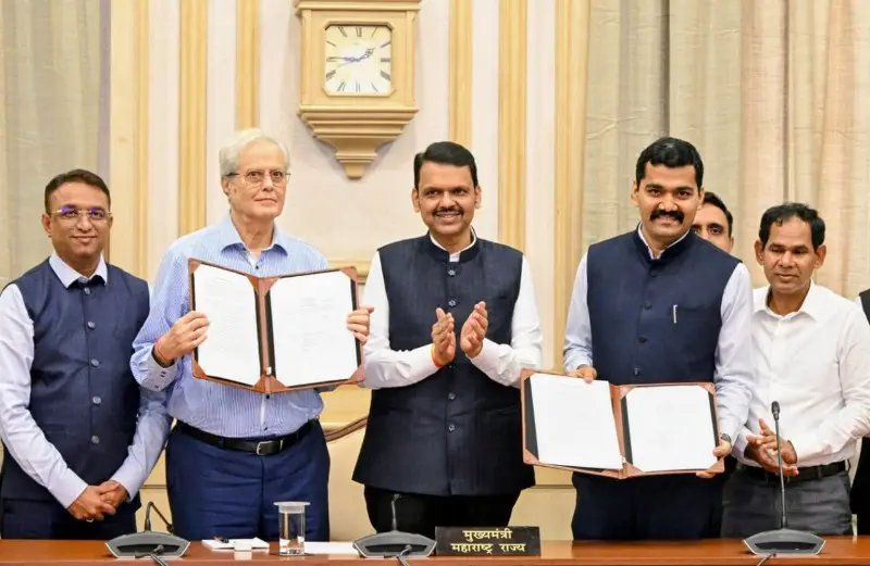 वाशिमजिल्हाप्रशासनआणि‘जे.एम.फायनान्शिअलफाऊंडेशन’यांच्यातसामंजस्यकरार-1_copy_800x521