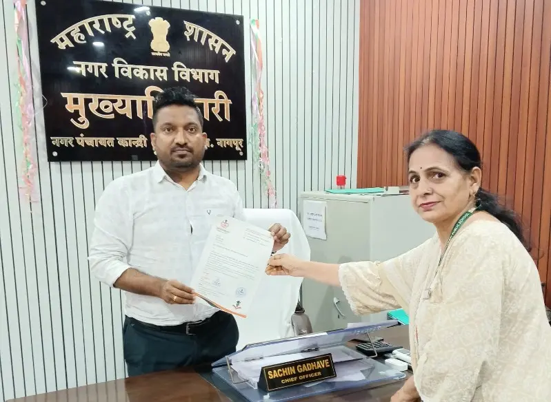 शाळेकडे जाणारा कच्चा रस्त्याचे डांबरी किंवा सिमेंट रस्त्या बनविण्याची मागणी शाळेकडे जाणारा कच्चा रस्त्याचे डांबरी किंवा सिमेंट रस्त्या बनविण्याची मागणी