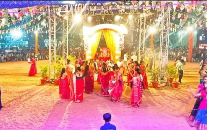 माहेर महिला मंच कन्हान व्दारे गरबा महोत्सवाची धूम ! माहेर महिला मंच कन्हान व्दारे गरबा महोत्सवाची धूम !