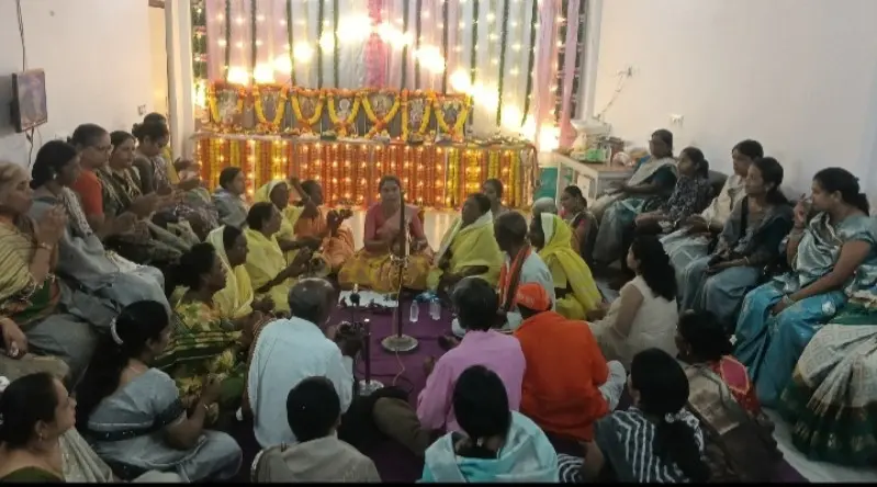 मुक्तांगणा ग्रामौन्नती सेवा प्रतिष्ठाण महिला परिवार व्दारे नवरात्रौत्सव थाटात साजरा मुक्तांगणा ग्रामौन्नती सेवा प्रतिष्ठाण महिला परिवार व्दारे नवरात्रौत्सव थाटात साजरा