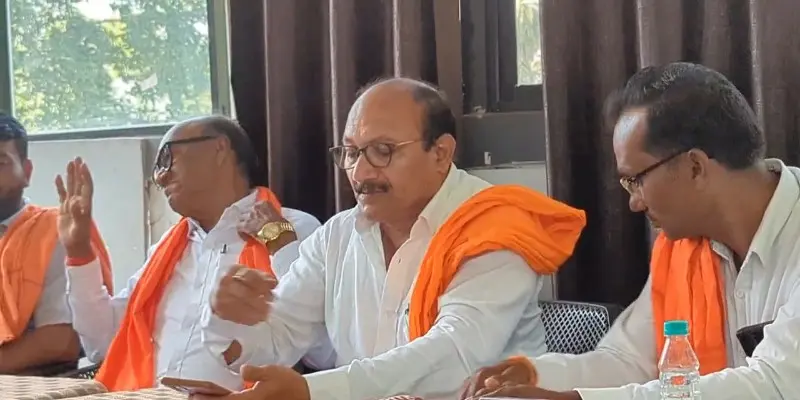 शेतकरी राजेंद्र सपाटे आत्महत्या प्रकरण: पालकमंत्री पंकज भोयर यांच्यावर ३०६ अन्वये गुन्हा दाखल करा! शेतकरी राजेंद्र सपाटे आत्महत्या प्रकरण: पालकमंत्री पंकज भोयर यांच्यावर ३०६ अन्वये गुन्हा दाखल करा!