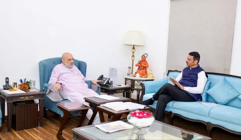 महाराष्ट्राच्या दुष्काळी परिस्थितीबाबत मुख्यमंत्र्यांकडून अमित शाह यांना माहिती महाराष्ट्राच्या दुष्काळी परिस्थितीबाबत मुख्यमंत्र्यांकडून अमित शाह यांना माहिती