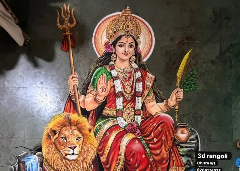 भंडारा येथील शीतला माता मंदिरात साकारली भव्य ‘३-डी’ पोर्ट्रेट रांगोळी; साक्षात देवीच्या दर्शनाचा भाविकांना भास! भंडारा येथील शीतला माता मंदिरात साकारली भव्य ‘३-डी’ पोर्ट्रेट रांगोळी; साक्षात देवीच्या दर्शनाचा भाविकांना भास!