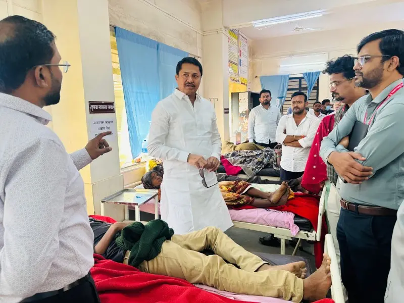 खराशीत महाप्रसादानंतर उलटी-जुलाबाचा त्रास; नाना पटोले यांची भेट खराशीत महाप्रसादानंतर उलटी-जुलाबाचा त्रास; नाना पटोले यांची भेट