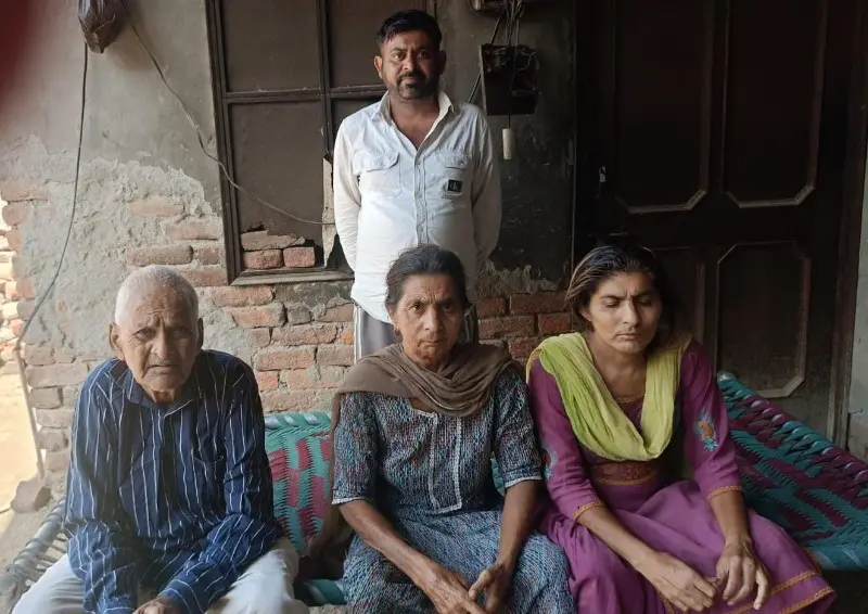 नागपूर ते पंजाब… चार राज्यांचा प्रवास; आस्था निवारा गृहाने घडविले ७७ वर्षीय बाबुराम यांचे परिवार मिलन! नागपूर ते पंजाब… चार राज्यांचा प्रवास; आस्था निवारा गृहाने घडविले ७७ वर्षीय बाबुराम यांचे परिवार मिलन!