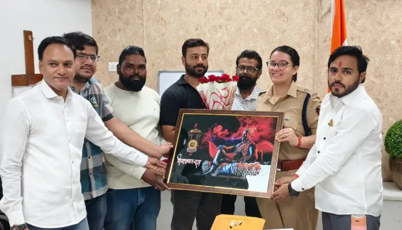 तेलीपुरा बाजार में नकली माल का मुद्दा गरमाया, शिवसेना युवा सेना ने उठाई कार्रवाई की मांग तेलीपुरा बाजार में नकली माल का मुद्दा गरमाया, शिवसेना युवा सेना ने उठाई कार्रवाई की मांग