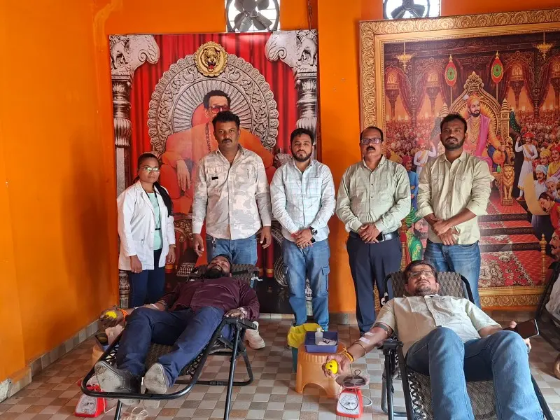 युवा सेना नागपुर जिला की ओर से रक्तदान शिविर का आयोजन, अनेक युवाओं ने किया रक्तदान युवा सेना नागपुर जिला की ओर से रक्तदान शिविर का आयोजन, अनेक युवाओं ने किया रक्तदान