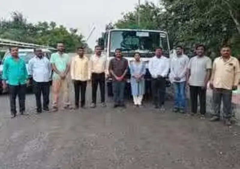 गोरेवाड़ा से पुणे चिड़ियाघर भेजे गए दो बाघ गोरेवाड़ा से पुणे चिड़ियाघर भेजे गए दो बाघ