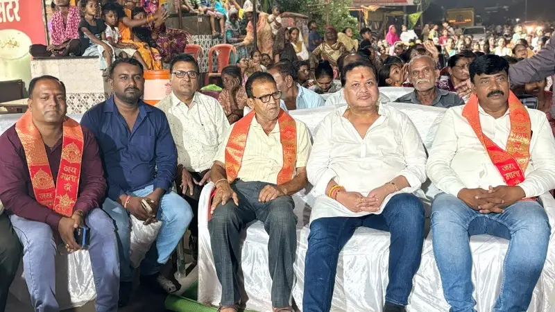 नवदुर्गा उत्सव मंडळाच्या जस जागरणात नगराध्यक्ष अजय अग्रवाल यांची उपस्थिती नवदुर्गा उत्सव मंडळाच्या जस जागरणात नगराध्यक्ष अजय अग्रवाल यांची उपस्थिती