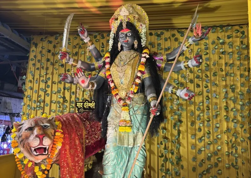 गोळीबार चौकात माय दंतेश्वरीची महाआरती व विविध सांस्कृतिक कार्यक्रम संपन्न गोळीबार चौकात माय दंतेश्वरीची महाआरती व विविध सांस्कृतिक कार्यक्रम संपन्न