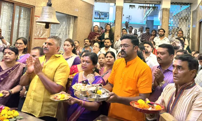 महाअष्टमी निमित्त रेणुका माता मंदिरात महाआरती उत्साहात संपन्न महाअष्टमी निमित्त रेणुका माता मंदिरात महाआरती उत्साहात संपन्न
