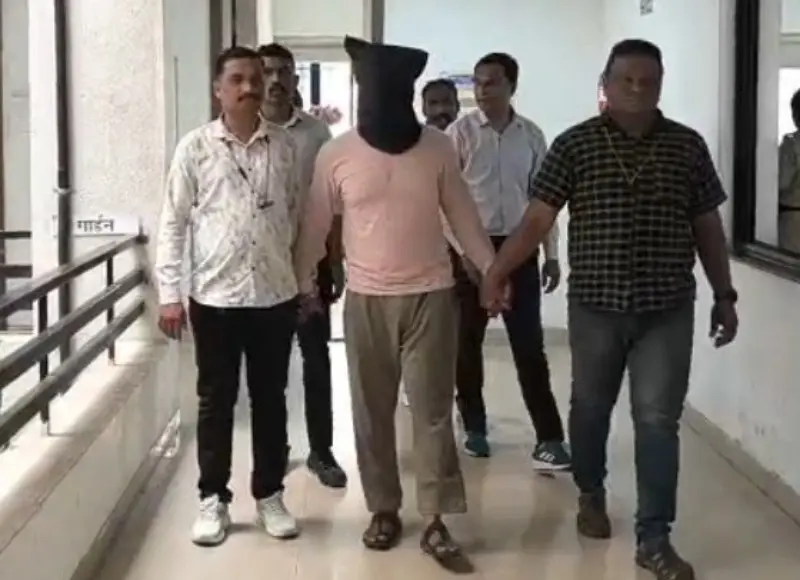 गंगा जमुना परिसर में तीन युवकों को लूटा गंगा जमुना परिसर में तीन युवकों को लूटा