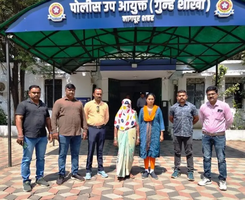 ई-रिक्शा में महिला की पर्स चोरी, आरोपी महिला गिरफ्तार ई-रिक्शा में महिला की पर्स चोरी, आरोपी महिला गिरफ्तार