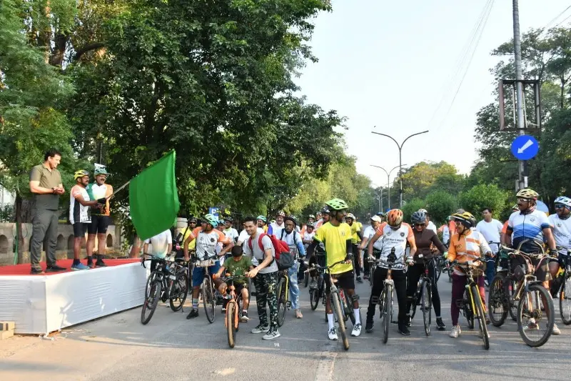 साइकिल चलाकर दिया पर्यावरण संरक्षण का संदेश साइकिल चलाकर दिया पर्यावरण संरक्षण का संदेश